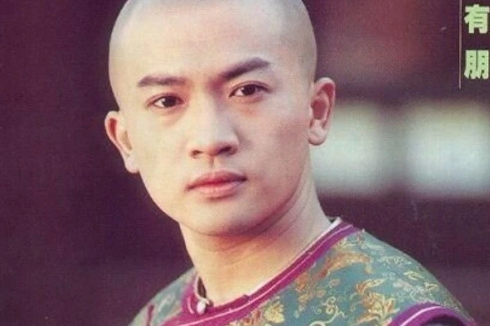 'Ngu A Ca dien trai nhat man anh' - giau co, doc than o tuoi 53 hinh anh