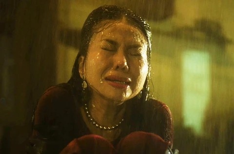 Bao dong cho Thanh Hang hinh anh