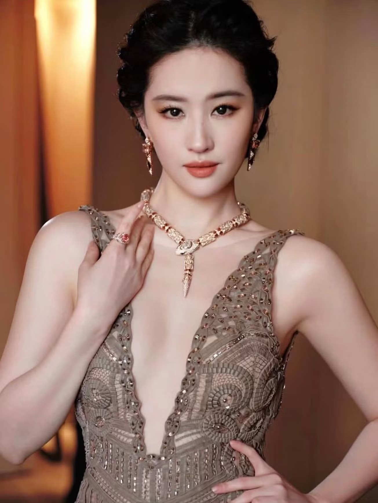 Luu Diec Phi anh 2