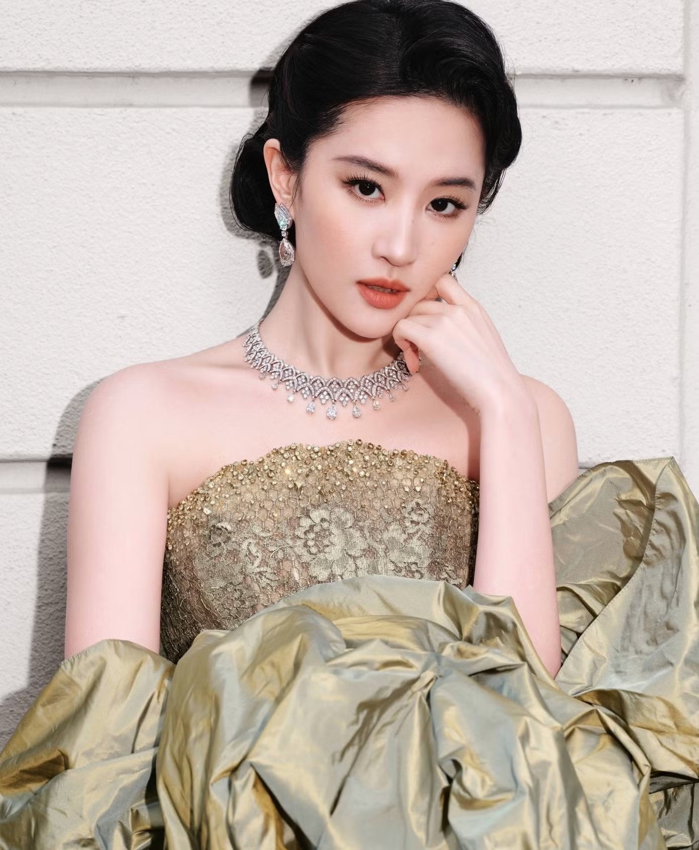 Luu Diec Phi anh 1