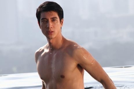 Vuong Luc Hoanh chan thuong khi bieu dien, khau 39 mui hinh anh