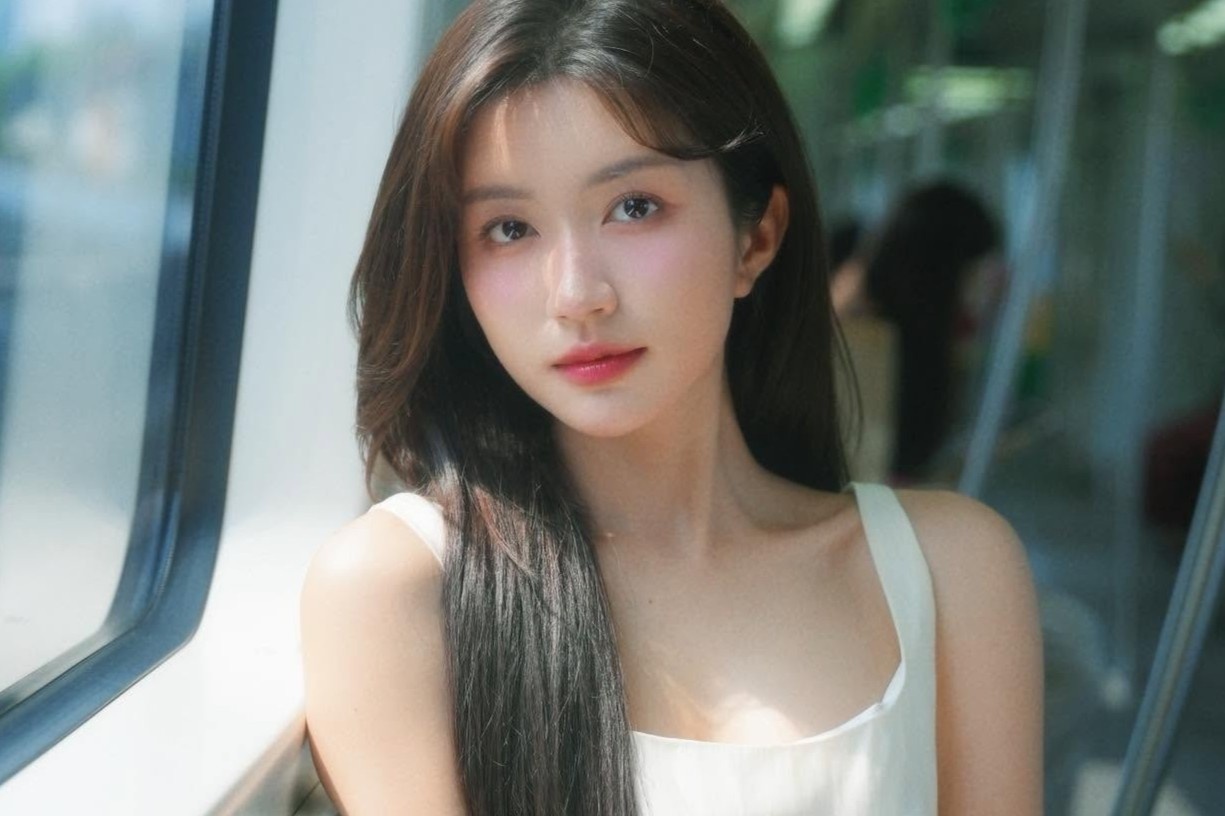 Vai dien gay kho chiu cua Ngoc Huyen hinh anh