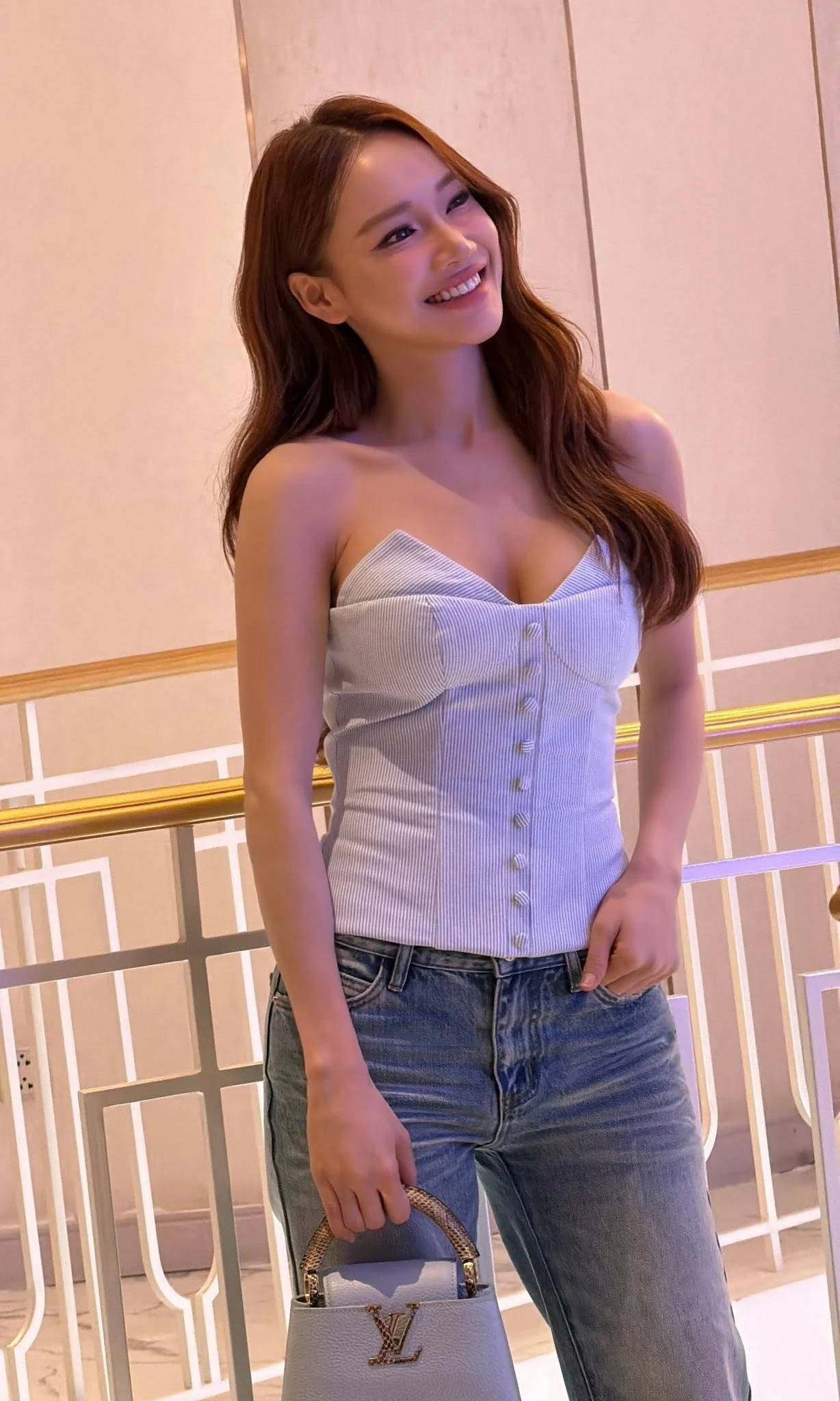 Nh&atilde; Phương ảnh 2