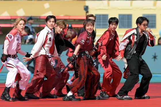 BTS gây xôn xao sân vận động World Cup