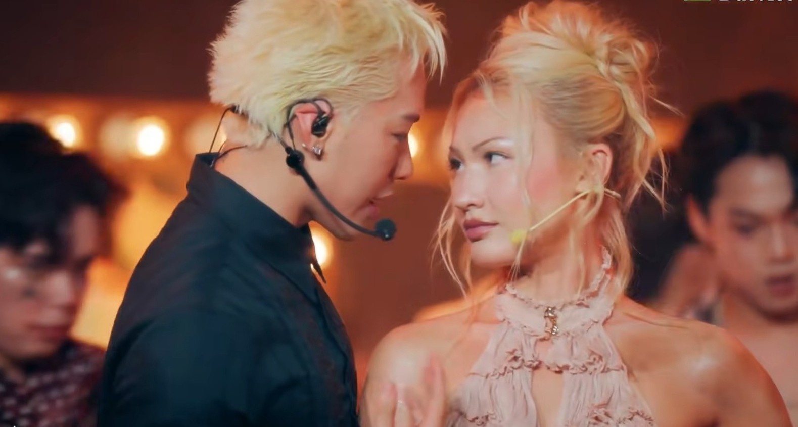 Màn tái ngộ của Wean Lê và Naomi
