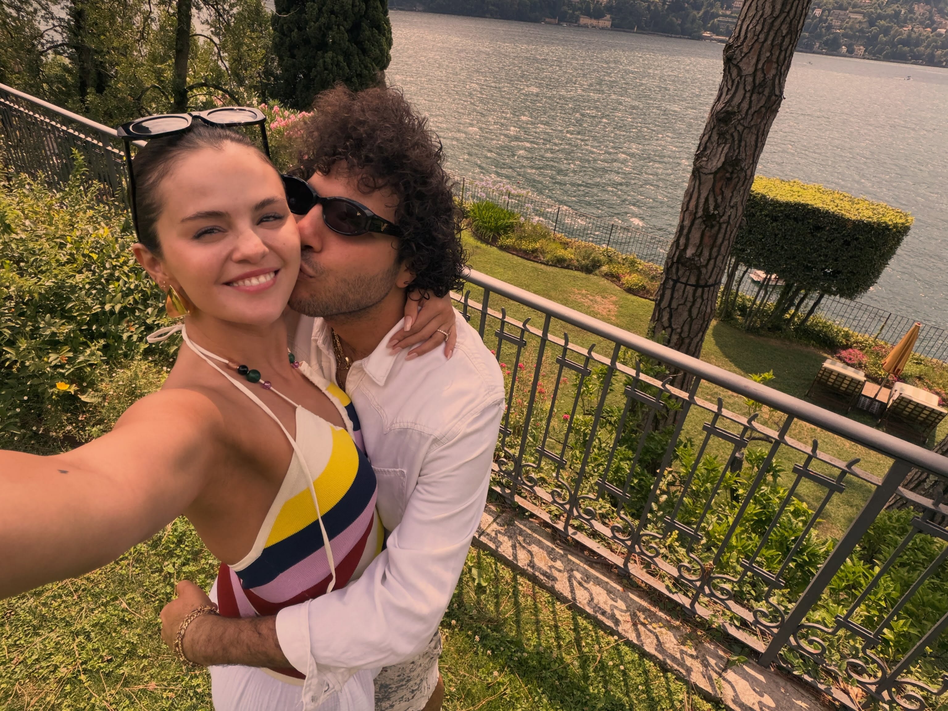 Cuộc sống của Selena Gomez sau 1 năm cưới