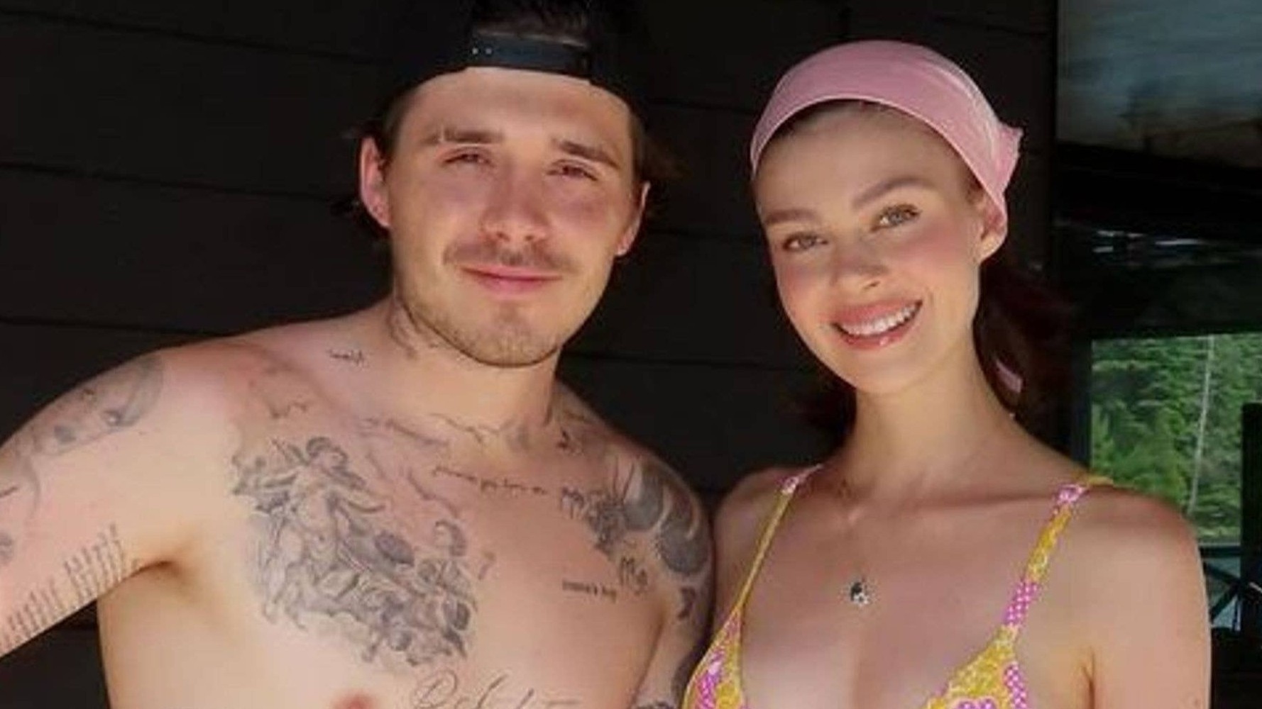 Con dâu Beckham khoe nhẫn kim cương