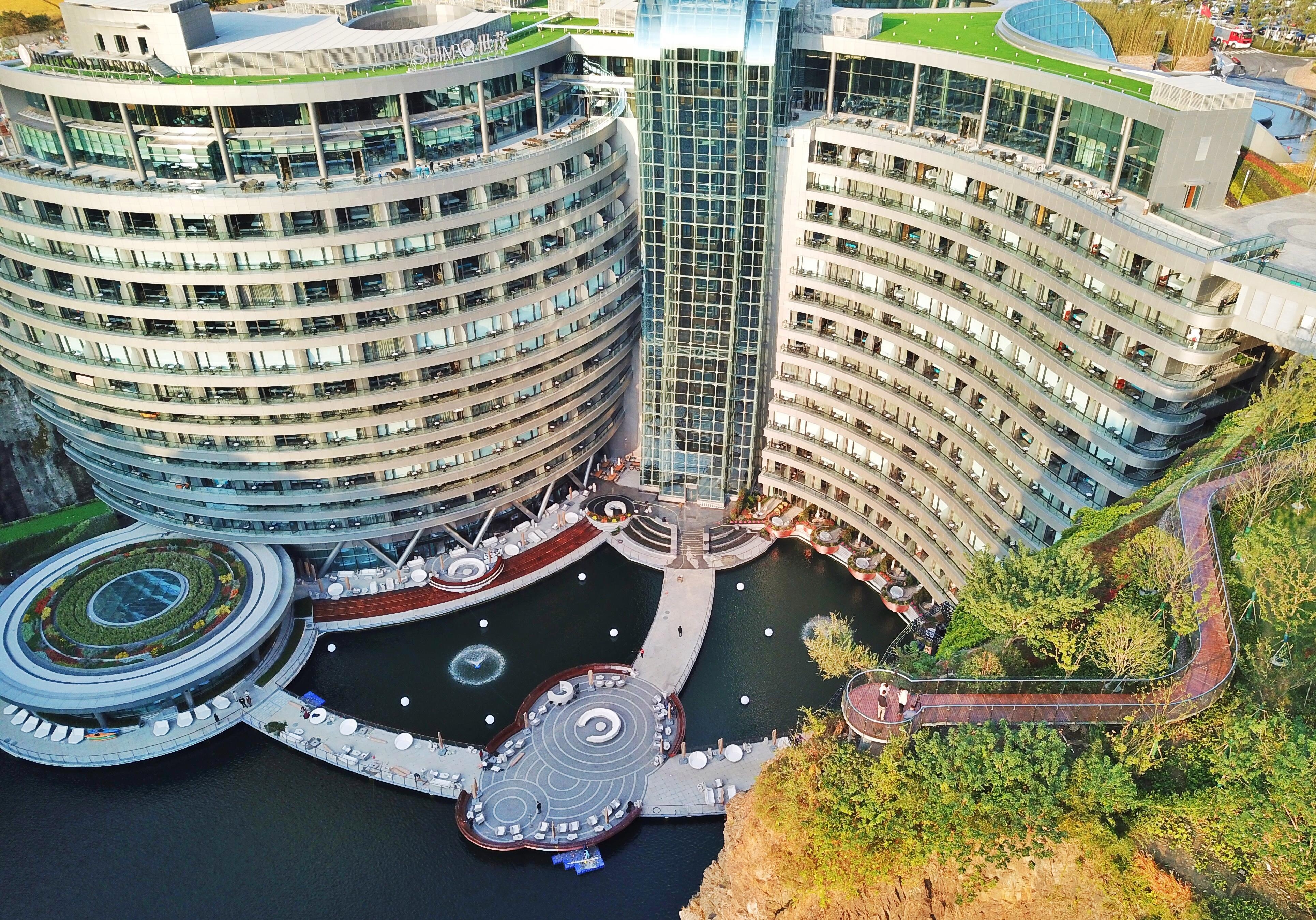 Khach san duoi long dat anh 6