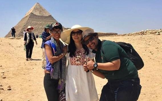 Huong dan vien trong vu no bom Ai Cap qua loi ke cua du khach Viet hinh anh