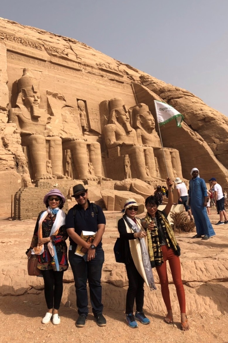 Huong dan vien Ai Cap thiet mang anh 2