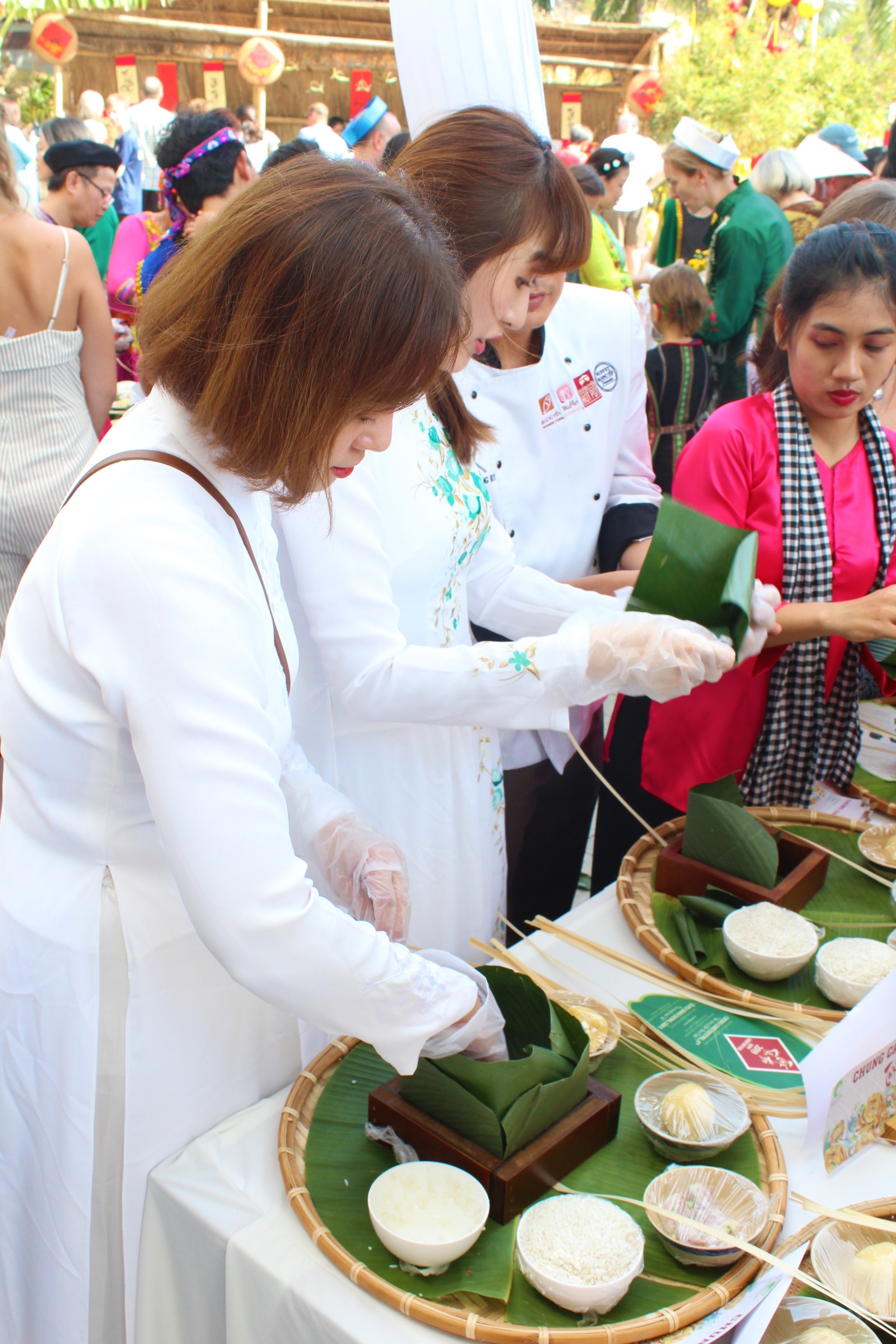 nguoi nuoc ngoai don Tet Am lich anh 6