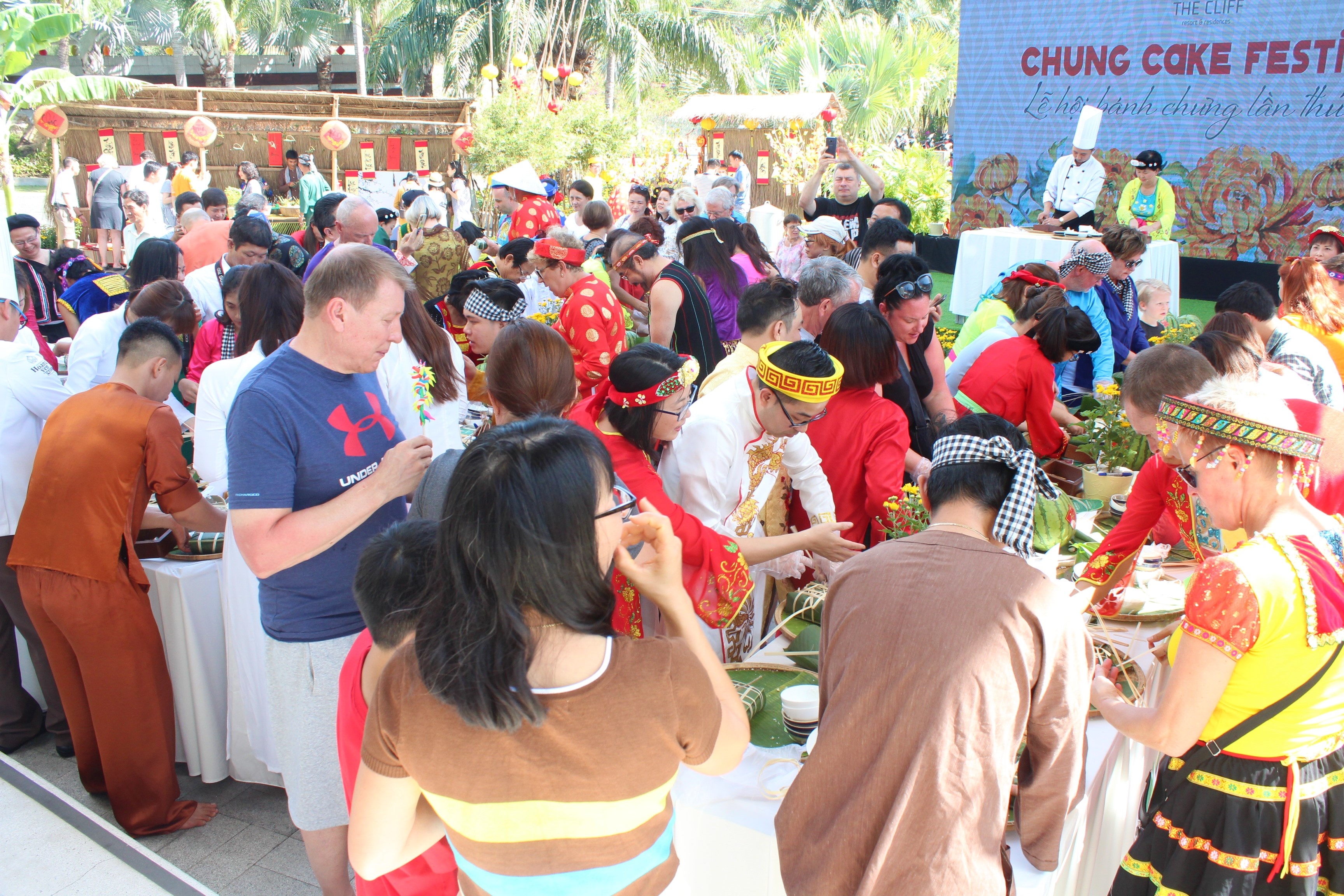 nguoi nuoc ngoai don Tet Am lich anh 2