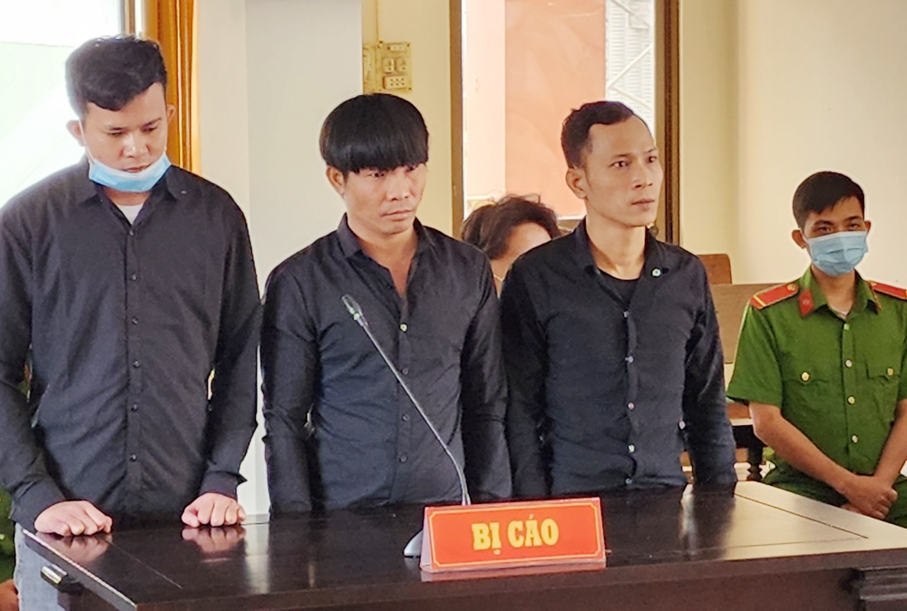 Ban tu di trom anh 1