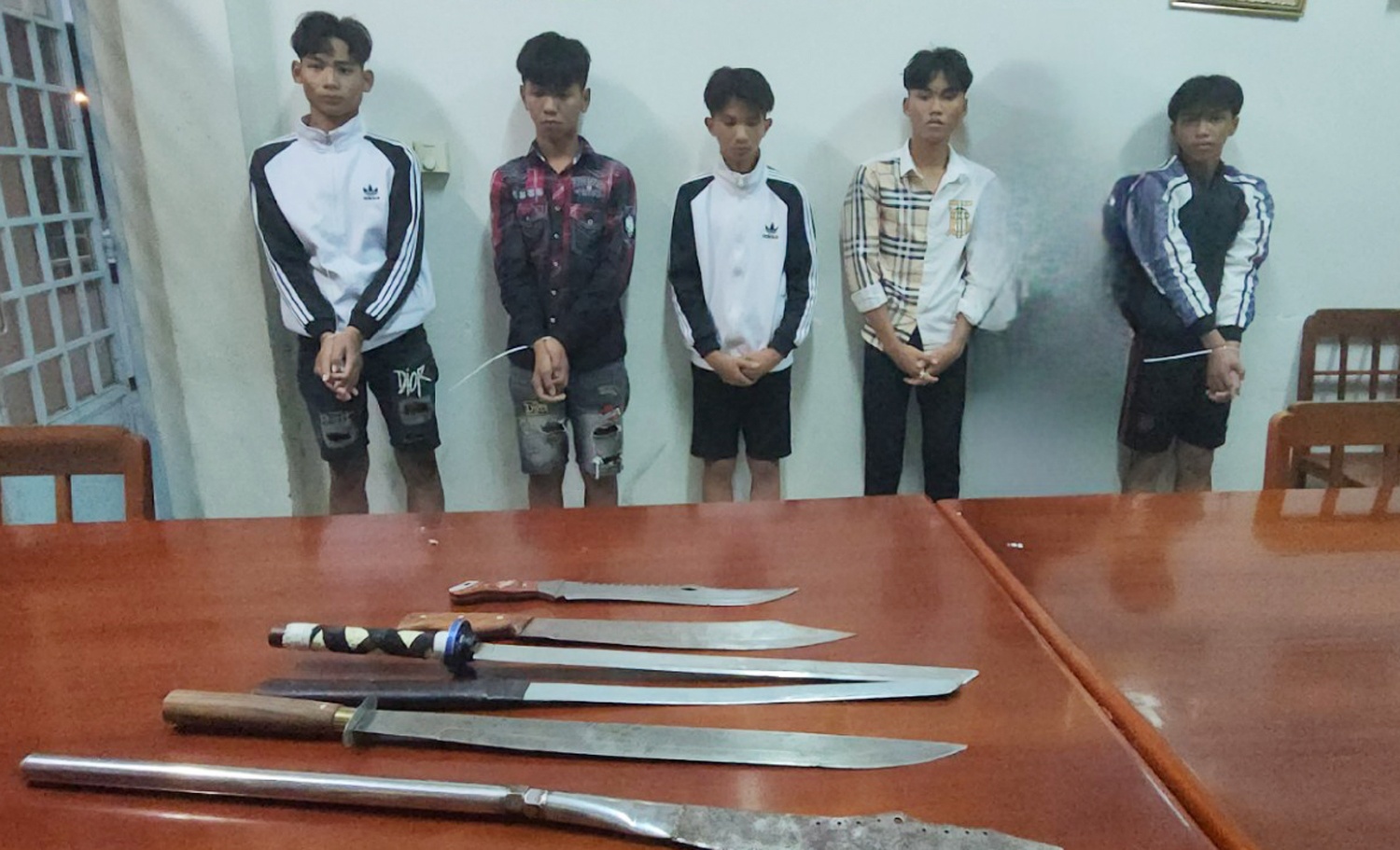 Cam hung khi truy sat anh 1