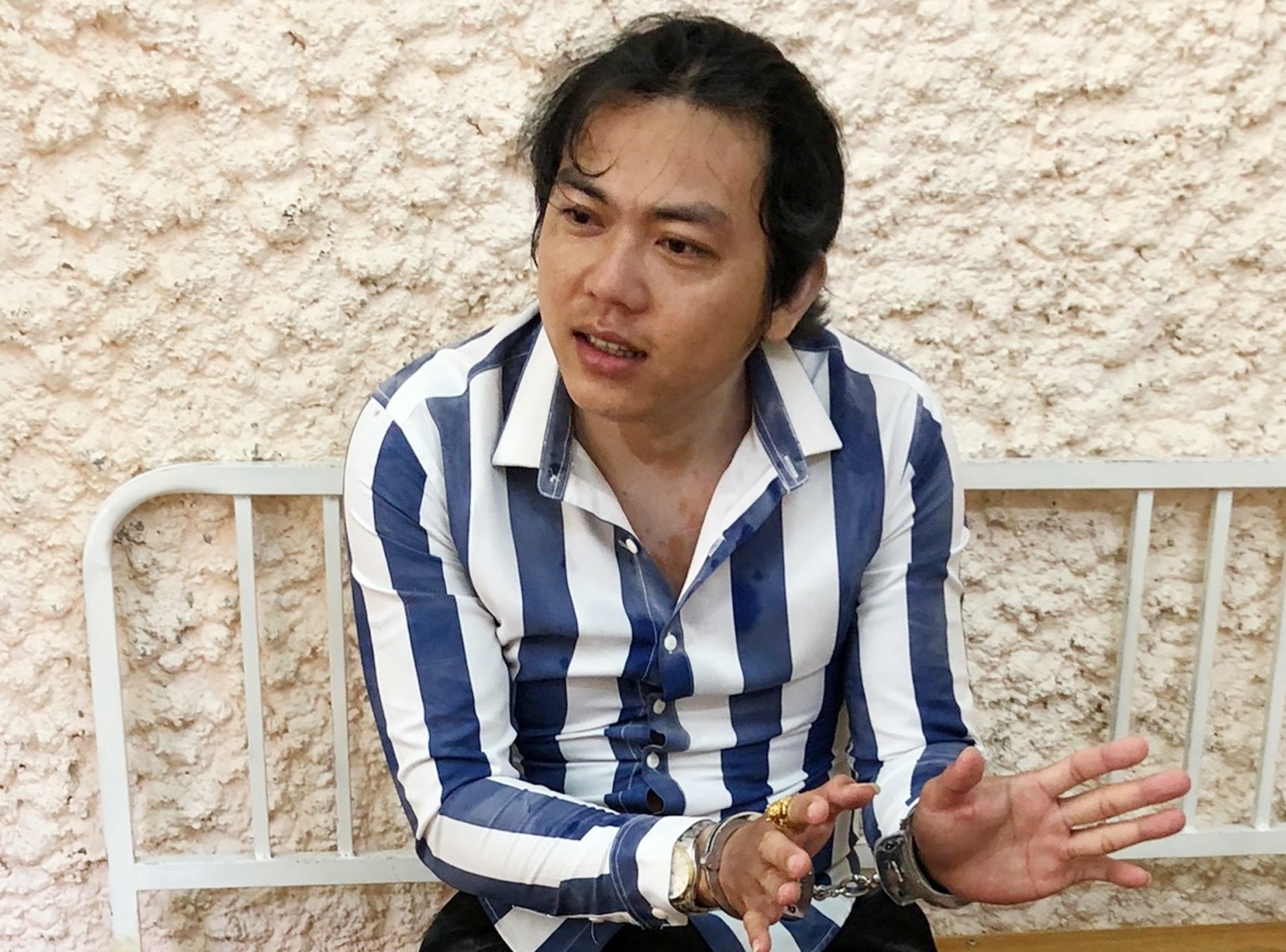 Giam dinh tam than cho nguoi dan ong cuop day chuyen o Soc Trang hinh anh