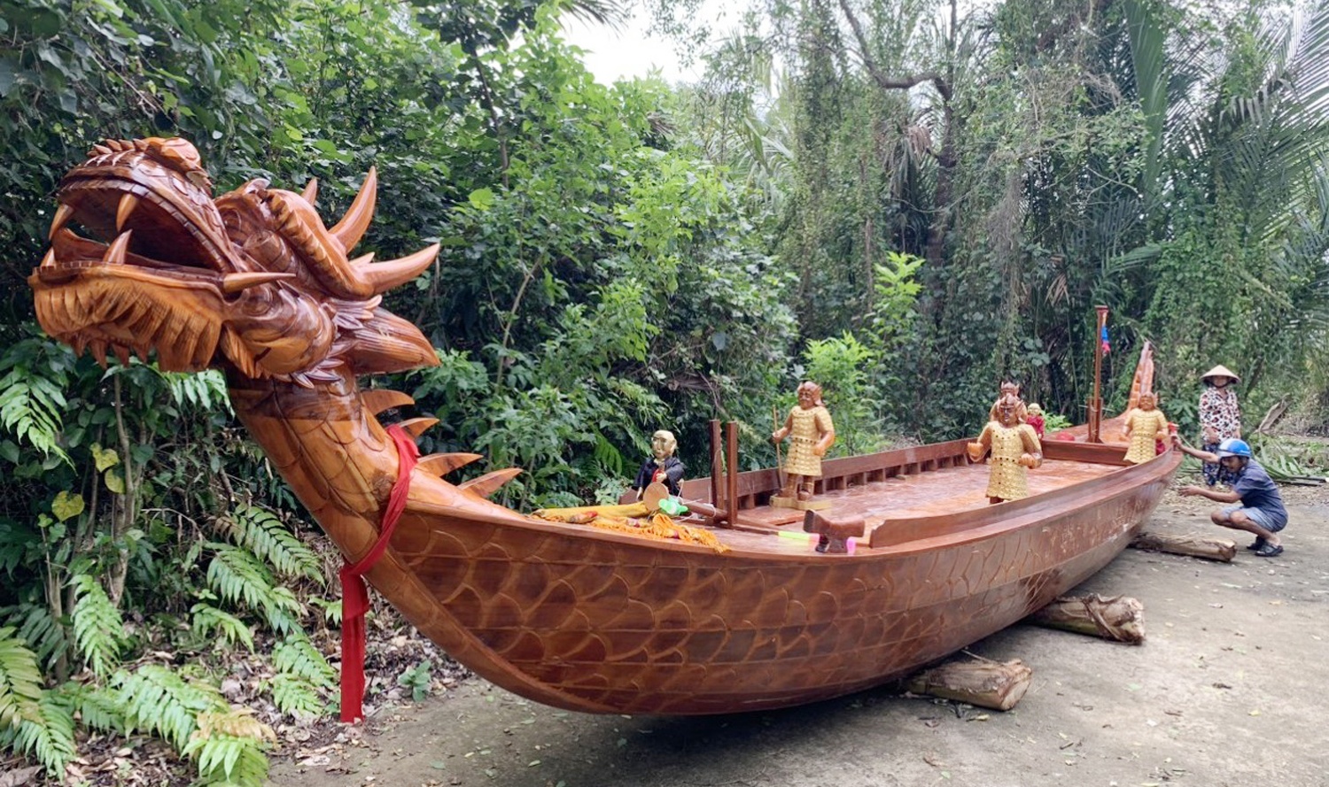 Phat hien thuyen rong anh 1