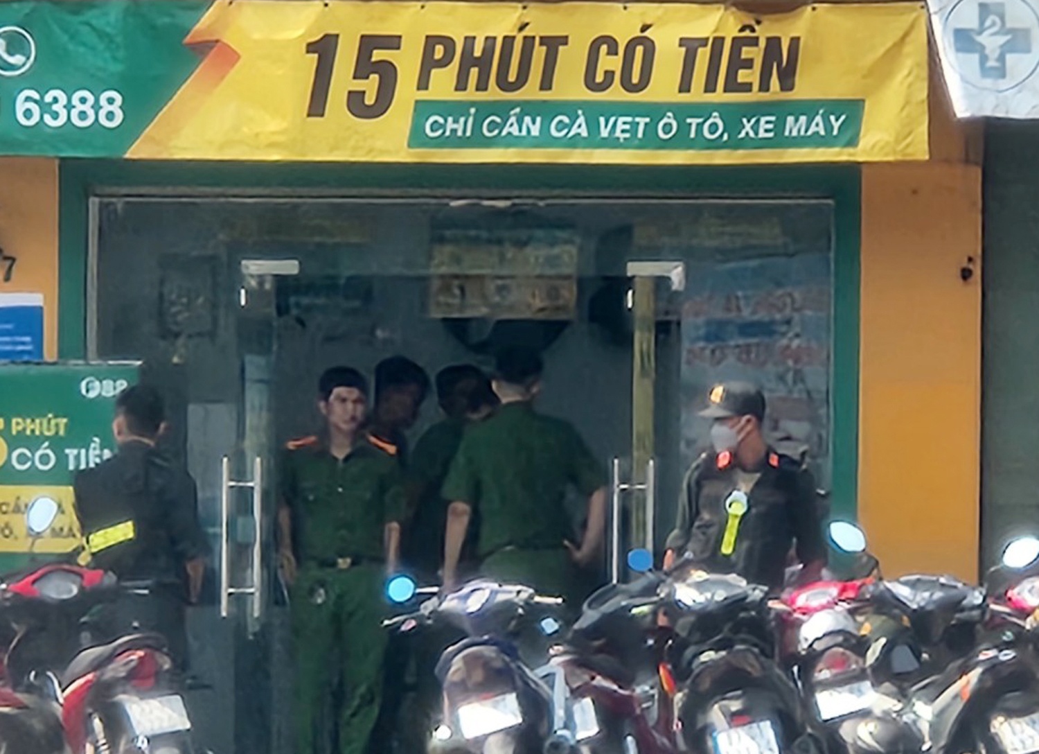 Nhieu canh sat xuat hien tai Cong ty F88 o Soc Trang hinh anh