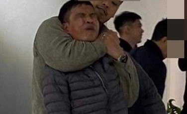 Danh tinh nghi pham trom dien thoai bi bat giu trong quan ca phe hinh anh