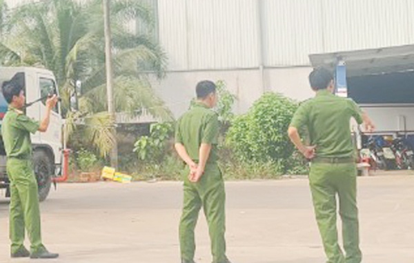 Giam doc chi nhanh cong ty xang dau chiem doat hon 13 ty dong hinh anh