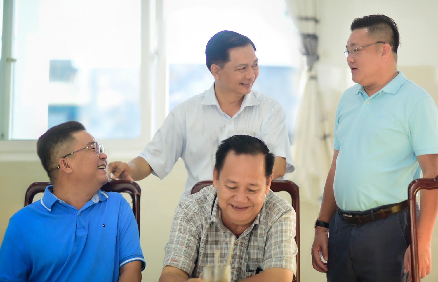 Doi thoai doanh nghiep anh 1