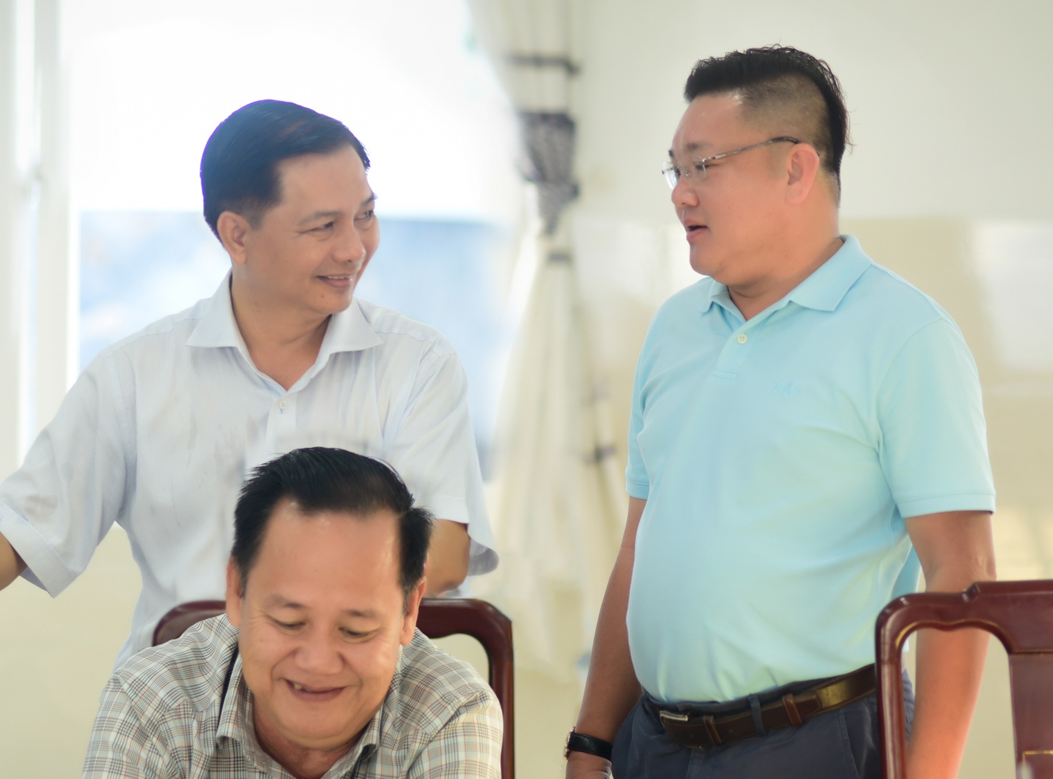 Lanh dao Soc Trang an sang cung doanh nghiep moi thang hinh anh