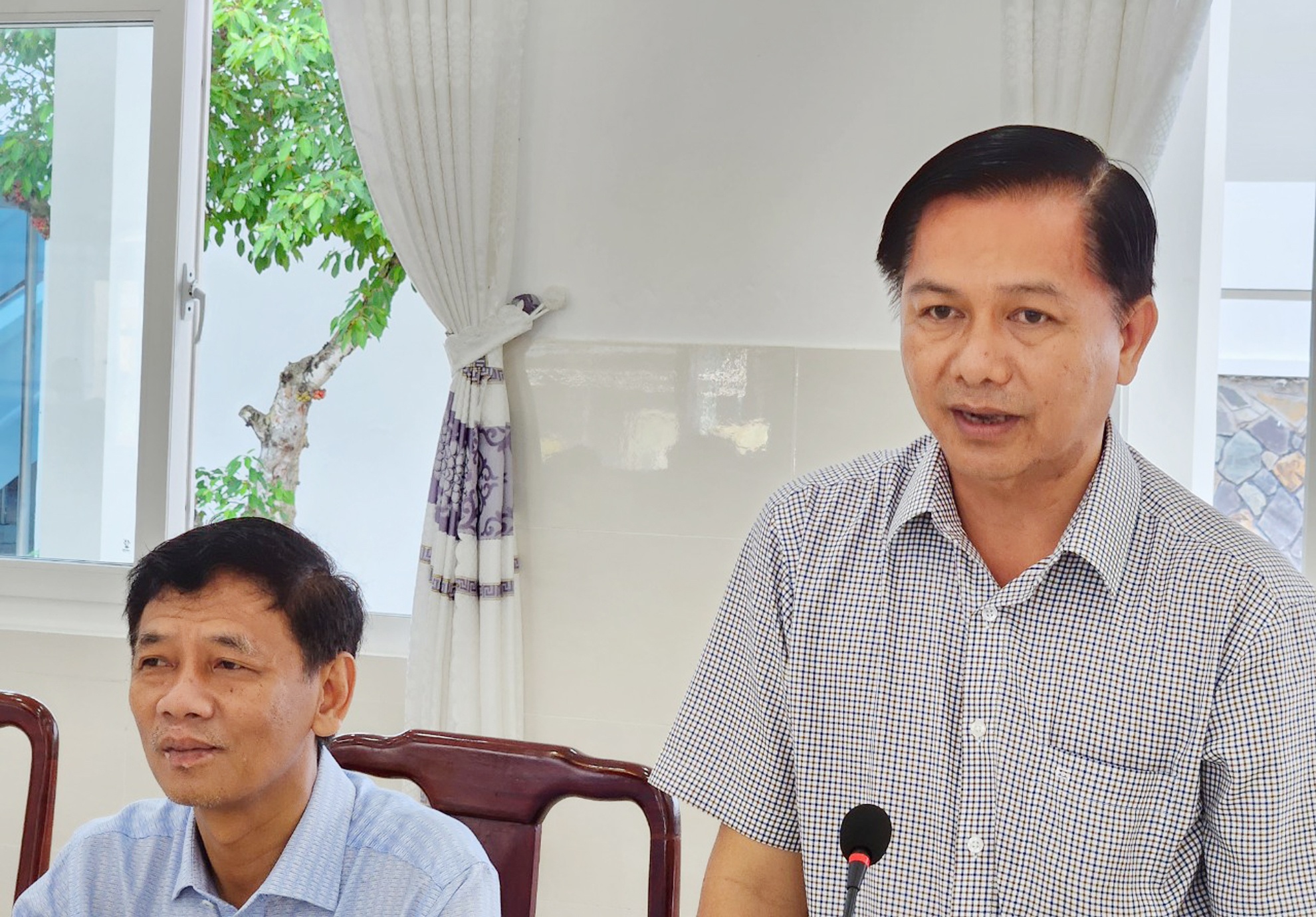 Kho khan cua nganh tom anh 1