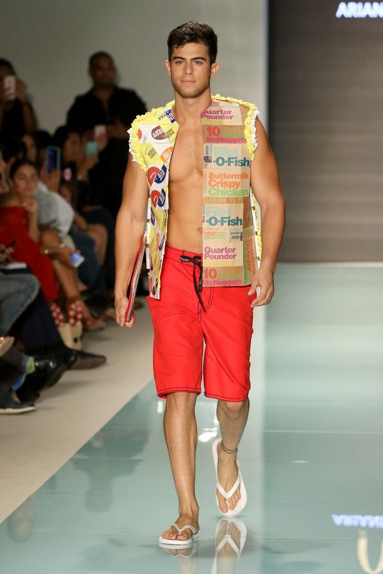 Bất ngờ thương hiệu thức ăn nhanh McDonald's ra mắt bộ sưu tập độc đáo ảnh 1 Bat ngo thuong hieu thuc an nhanh McDonald's ra mat bo suu tap doc dao anh 1