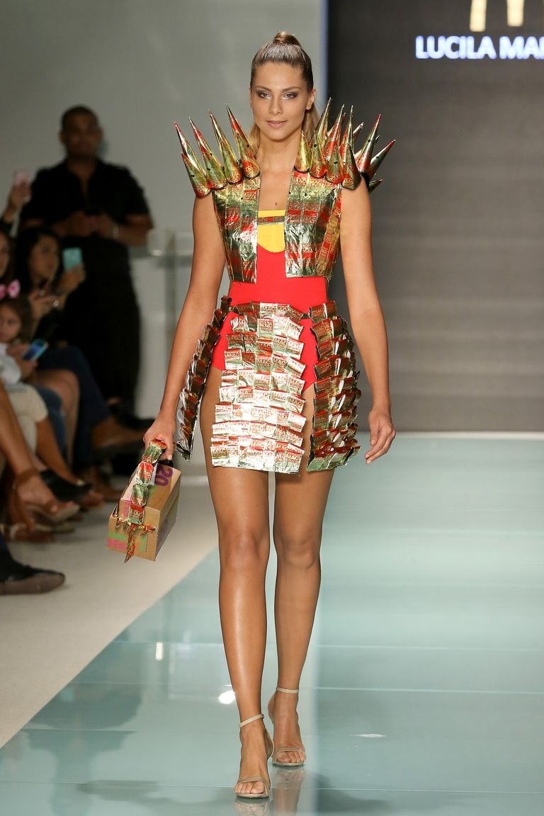 Bất ngờ thương hiệu thức ăn nhanh McDonald's ra mắt bộ sưu tập độc đáo ảnh 3 Bat ngo thuong hieu thuc an nhanh McDonald's ra mat bo suu tap doc dao anh 3