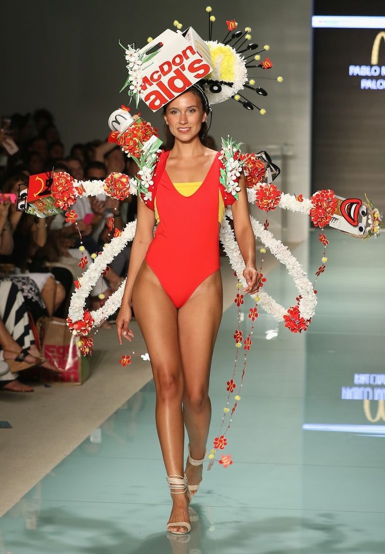 Bất ngờ thương hiệu thức ăn nhanh McDonald's ra mắt bộ sưu tập độc đáo ảnh 6 Bat ngo thuong hieu thuc an nhanh McDonald's ra mat bo suu tap doc dao anh 6