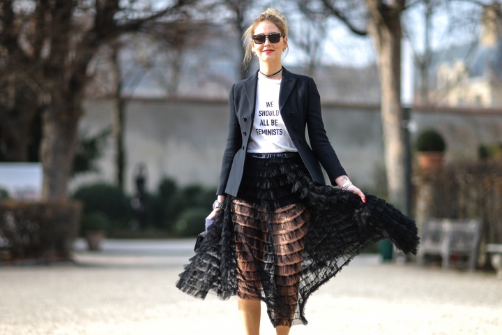 Nhung trang phuc giup phai nu tre hon chuc tuoi anh 11