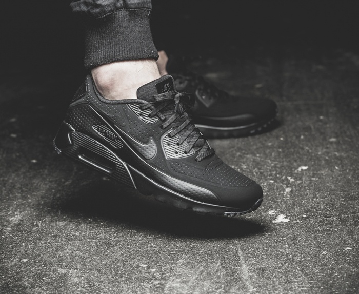 Những mẫu giày sneaker các tín đồ thời trang nên cập nhật ngay ảnh 1 Nhung mau giay sneaker cac tin do thoi trang nen cap nhat ngay anh 1