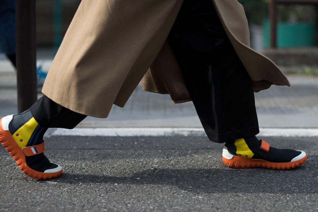 Ngắm loạt sneaker nổi bật tại tuần lễ Tokyo Fashion Week ảnh 6 Ngam loat sneaker noi bat tai tuan le Tokyo Fashion Week anh 6