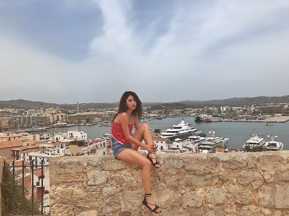 Quynh Anh Shyn khoe BST Supreme hang ty dong anh 7