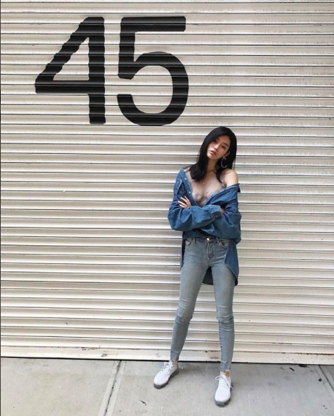 Dan nguoi mau the gioi khoe street style an tuong tuan qua anh 9