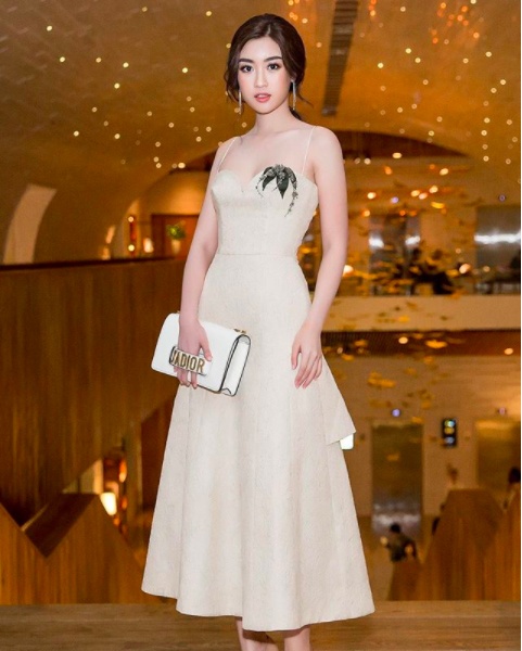 Phong cach thoi trang cua Do My Linh anh 3