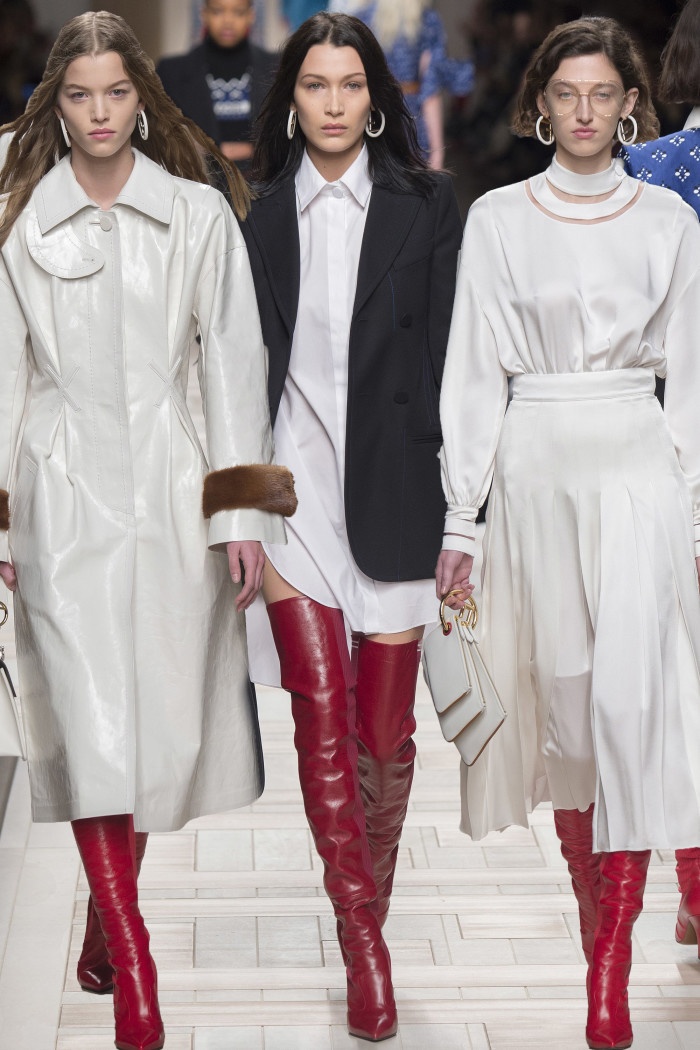 Nhung cach dien thigh high boots anh 1