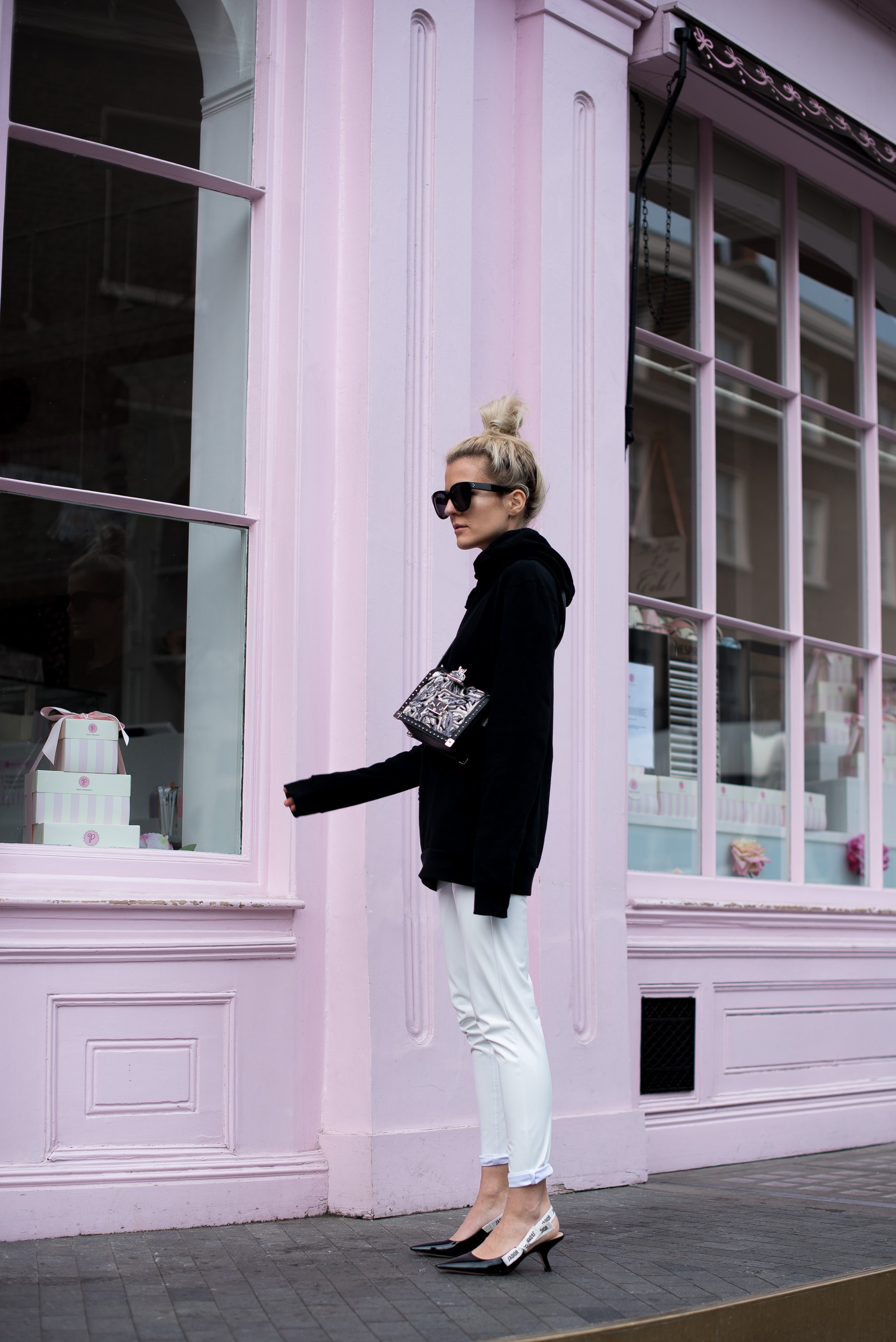 Thu Thao,  Ngoc Trinh dien giay Dior anh 8