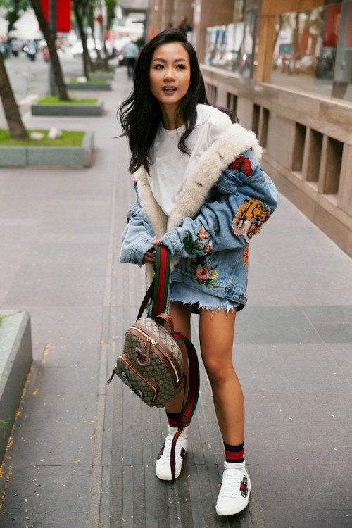 Mix giày sneaker và váy ảnh 2 Mix giay sneaker va vay anh 2