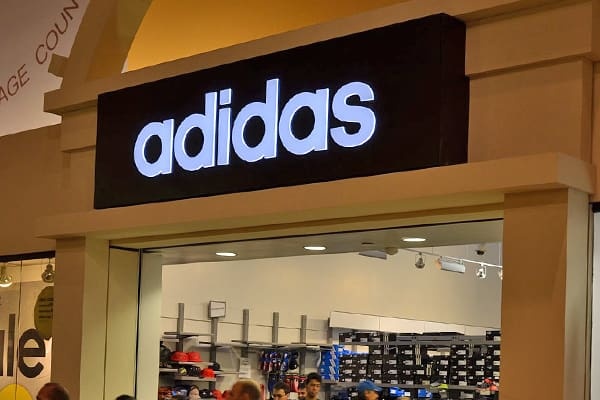 Nhung bi mat ve thuong hieu giay adidas anh 2