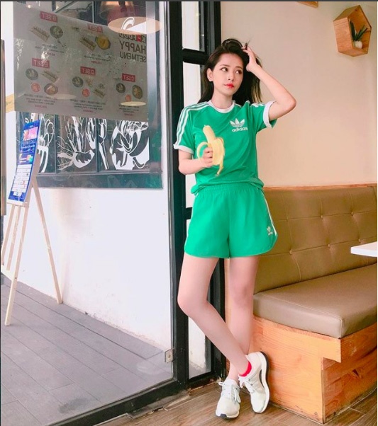 Dan tin do thoi trang tiep tuc khoe street style chat lu anh 1