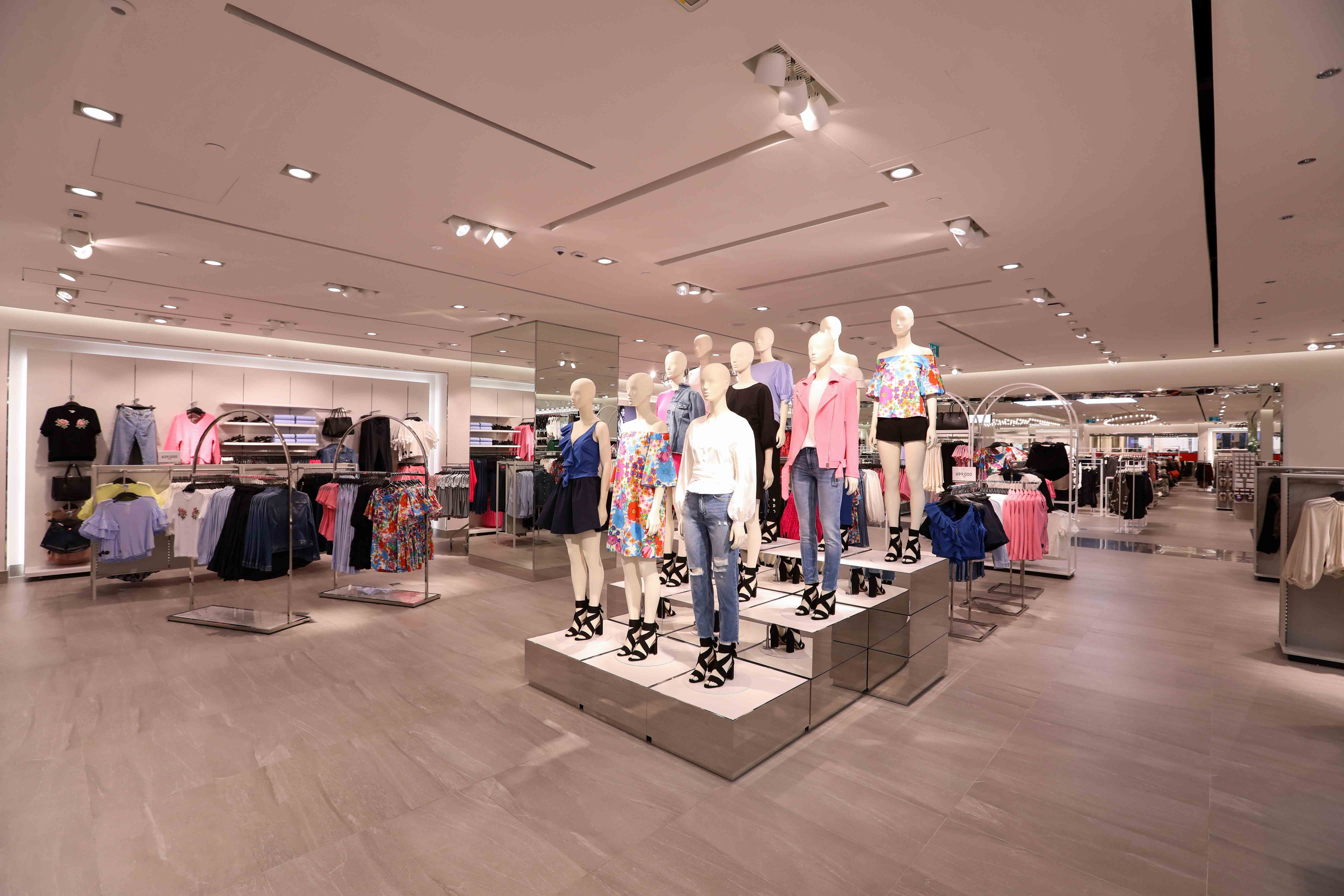 H&M có đủ thoả mãn giới mộ điệu Việt Nam ảnh 2 H&M co du thoa man gioi mo dieu Viet Nam anh 2