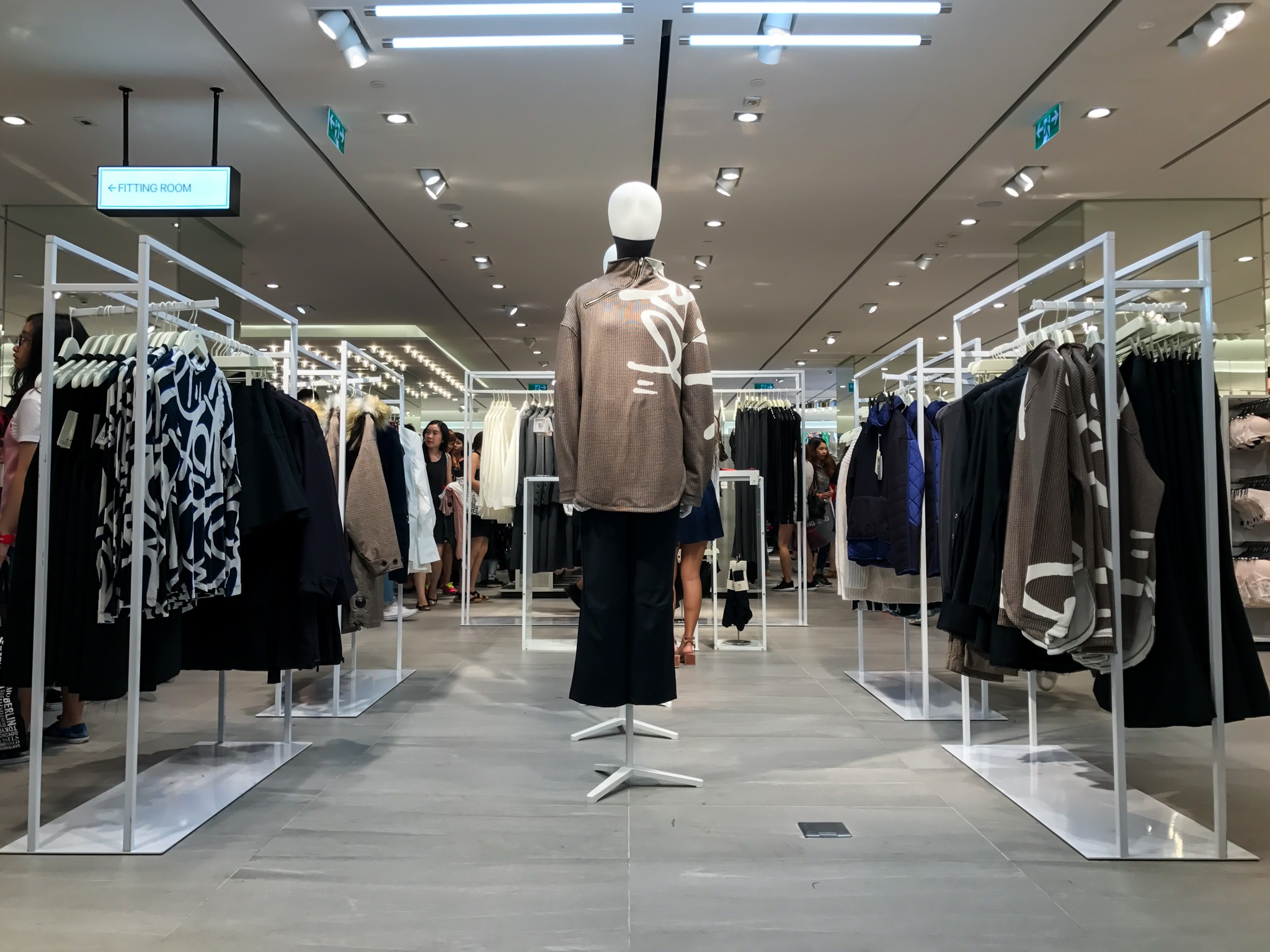 H&M có đủ thoả mãn giới mộ điệu Việt Nam ảnh 5 H&M co du thoa man gioi mo dieu Viet Nam anh 5