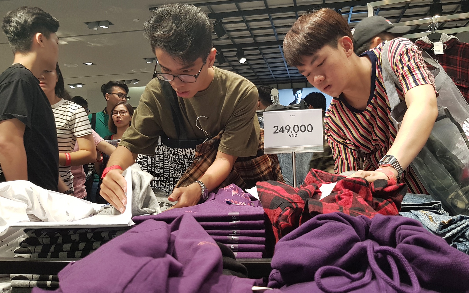 H&M co du thoa man su ky vong cua cac tin do thoi trang Viet? hinh anh