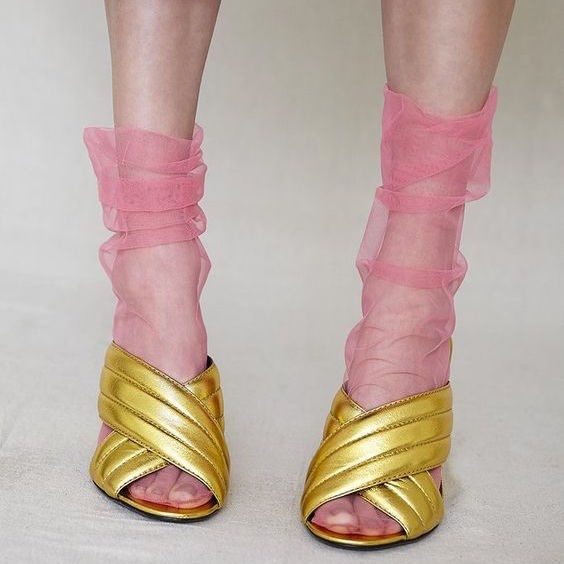 Tat chan cung giay cao got xu huong thoi trang noi bat trong mua nay anh 2