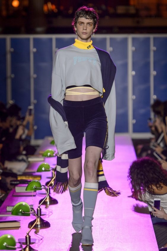 Tat chan cung giay cao got xu huong thoi trang noi bat trong mua nay anh 1