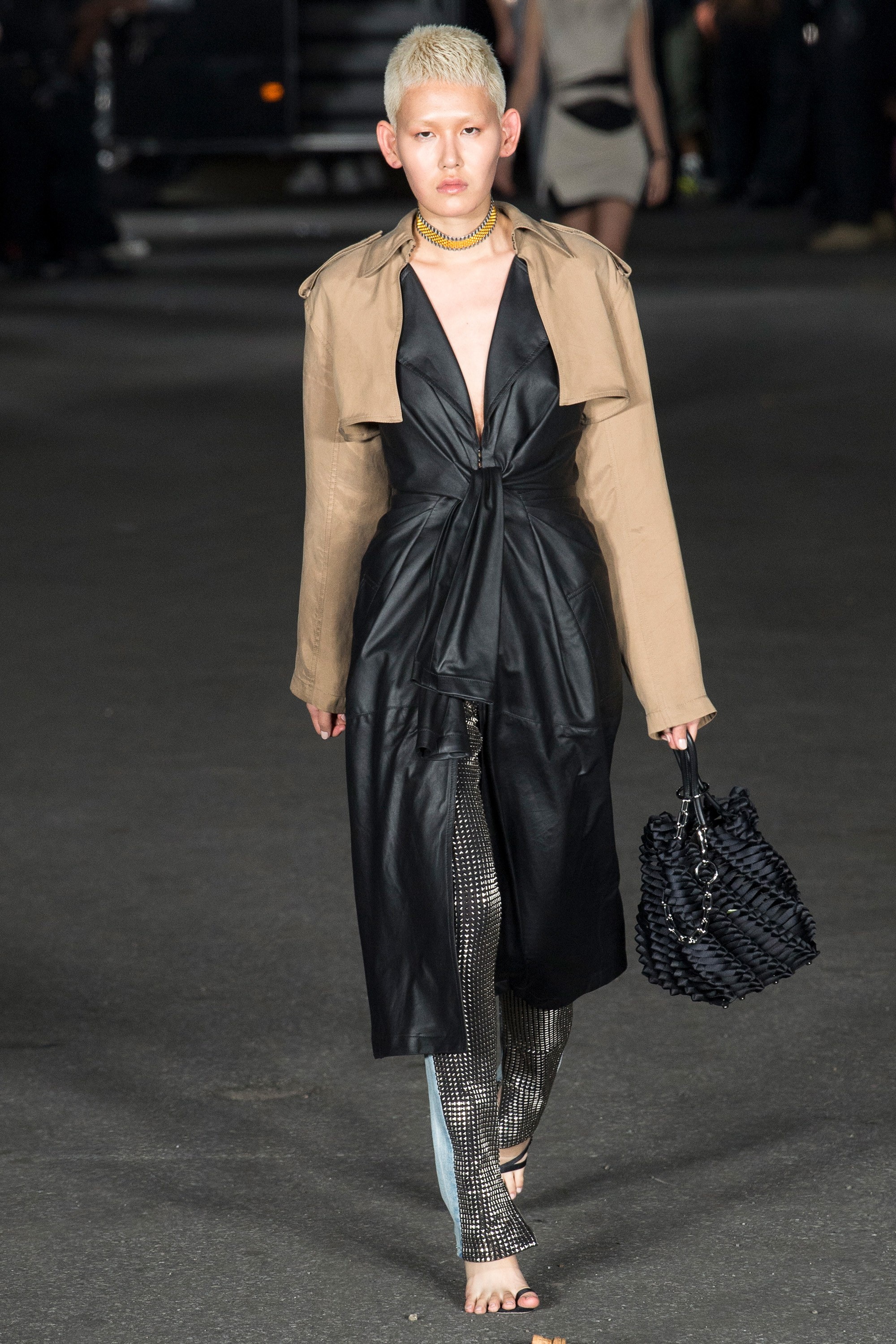 The he "It Girl" len ngoi trong BST Alexander Wang anh 7