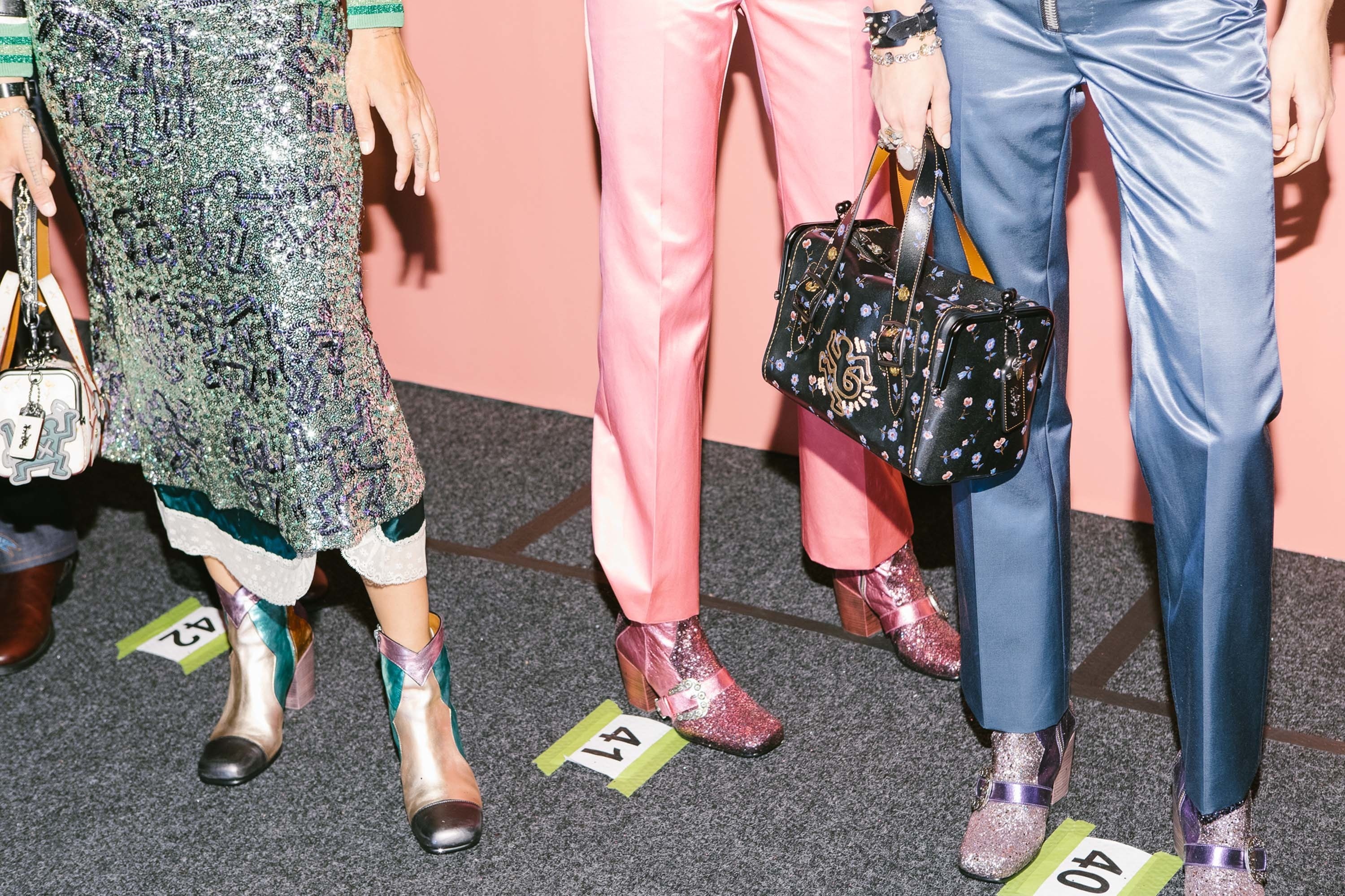 Bi mat dang sau hau truong cua tuan le thoi trang New York 2018 anh 4