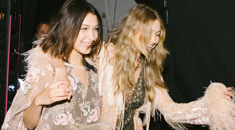 Bi mat hau truong tai tuan le thoi trang New York 2018 hinh anh