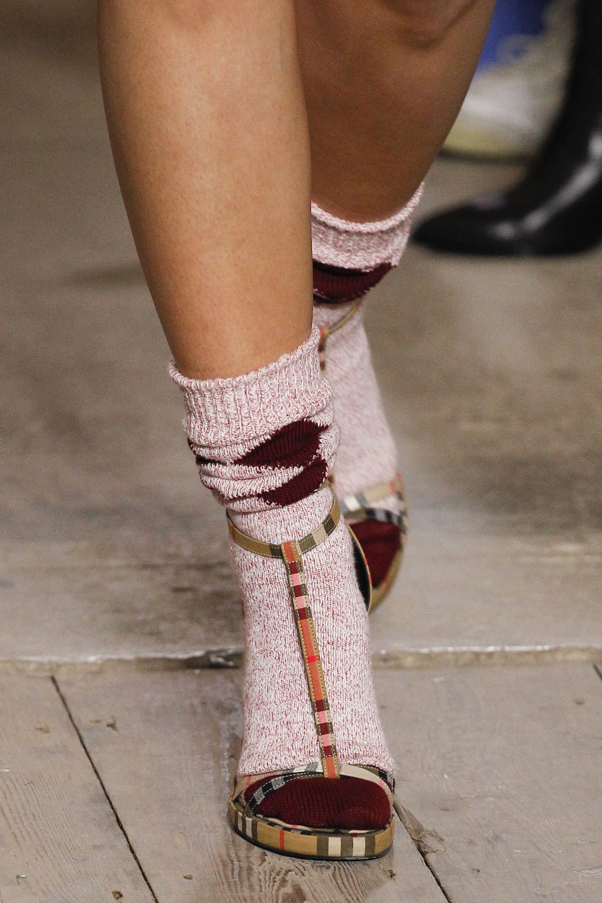 Burberry cùng bộ sưu tập thời trang mới ảnh 5 Burberry cung bo suu tap thoi trang moi anh 5