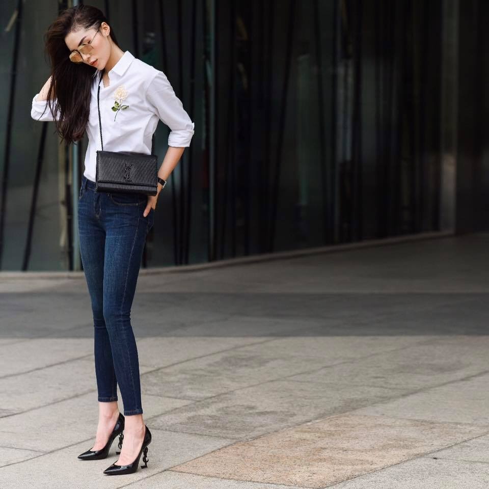Dan sao Viet bien tau trang phuc voi chiec quan jeans anh 4